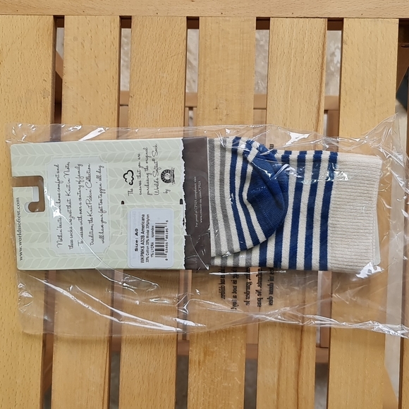🛍3/$30🛍 🎁 World's Softest Knit Pickin Stripe Crew Socks - Picture 3 of 4